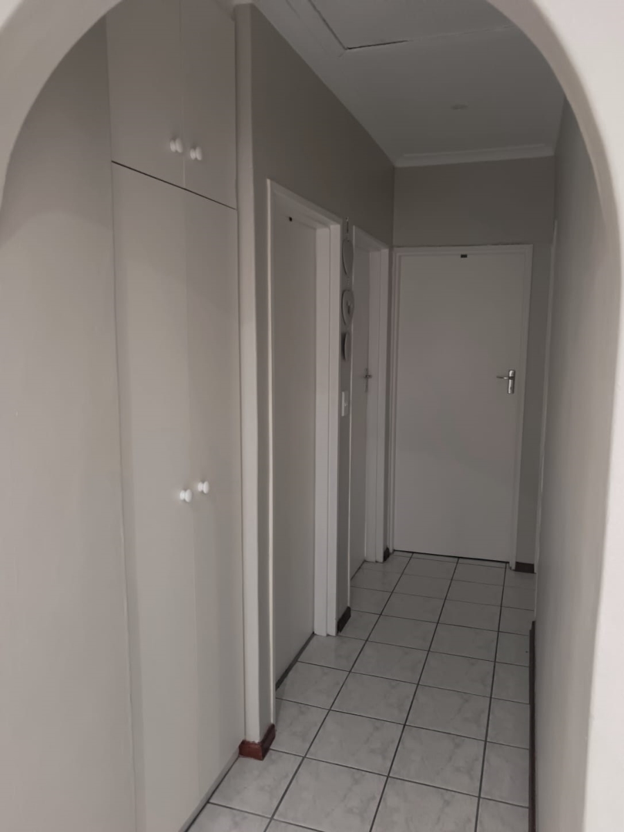 To Let 3 Bedroom Property for Rent in Bothasig Western Cape
